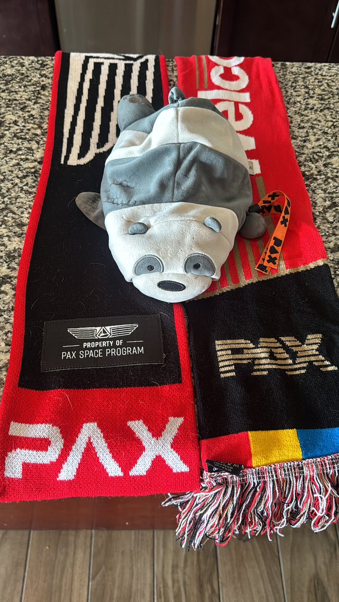 thefluffymallow's tweet photo. Itโs that time of year again the #paxpanda has come out of hibernation and is ready to see all you amazing people again! https://t.co/SHWoN6nw43