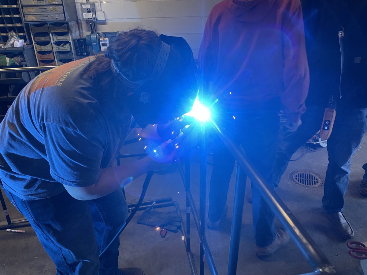ACSLearns's tweet photo. Mr. Weaver’s Ag Construction and Small Power students build structures and repair small engines. https://t.co/Z5EB1lLCbX