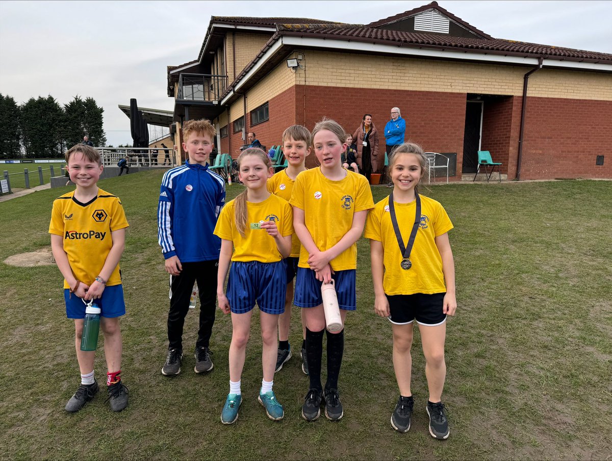 A huge well done to our KS2 children at the East Riding Cross Country Finals tonight! 🏃‍♀️Making it to the finals is such a fantastic achievement! ⭐️ Incredible running by all, thank you for representing our school so brilliantly! 🙌🏼@HuttonCran