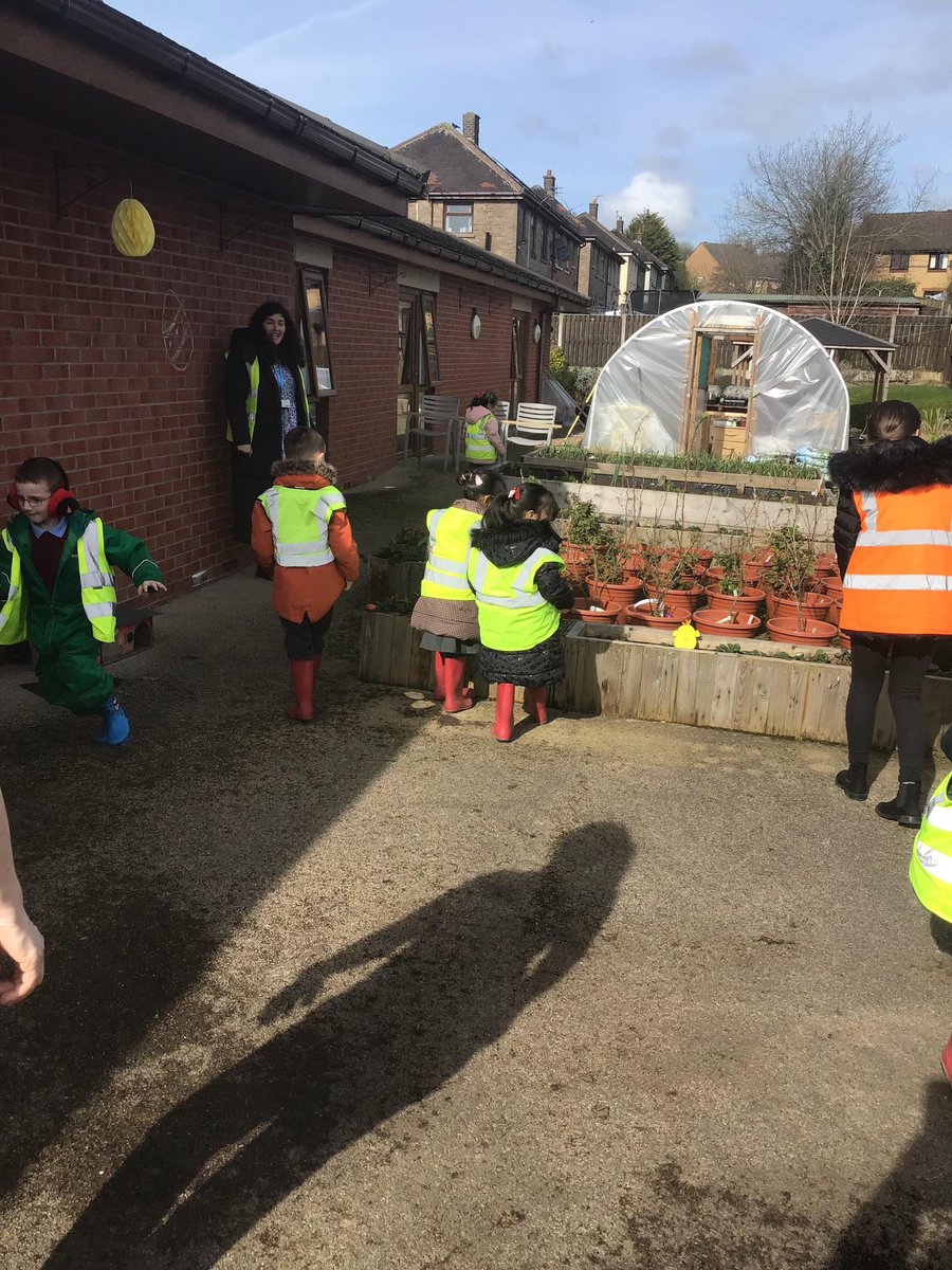 @EYFSchurch_prim (@eyfschurch) on Twitter photo Reception have had a fabulous visit to Windsor Court for an afternoon of Easter fun 🐥🐣 We love spending time with their residents and contributing to our community 🥰 Thank you for our Easter hunt and eggs <a href="/helennash34/">Helen Nash</a>. <a href="/church_prim/">Academy St James</a> <a href="/50TTDBradford/">50 Things Bradford</a> Reception have had a fabulous visit to Windsor Court for an afternoon of Easter fun 🐥🐣 We love spending time with their residents and contributing to our community 🥰 Thank you for our Easter hunt and eggs <a href="/helennash34/">Helen Nash</a>. <a href="/church_prim/">Academy St James</a> <a href="/50TTDBradford/">50 Things Bradford</a>