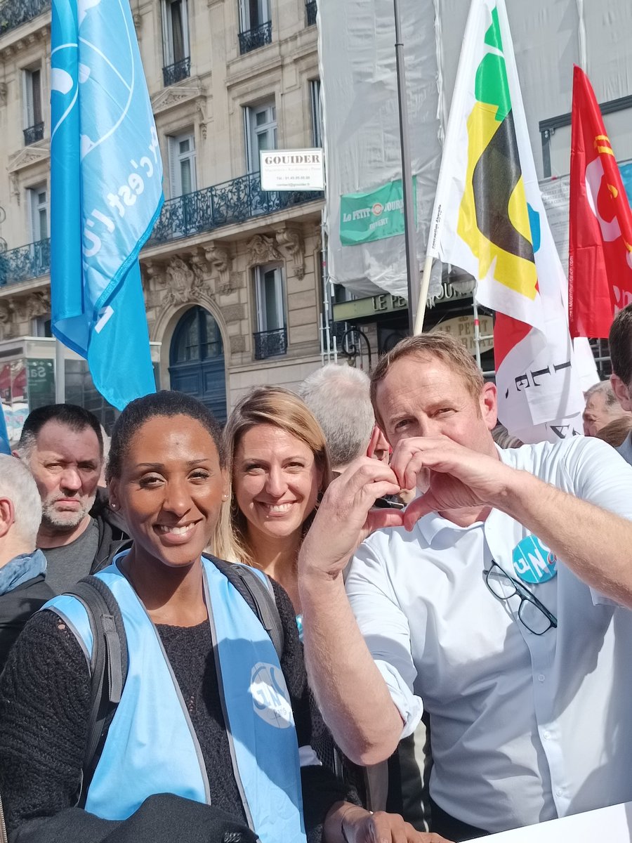 BenjaminSEUnsa's tweet photo. Plutôt qu'un inutile "choc des savoirs", je rêve plutôt d'un "choc des salaires". https://t.co/4DjtPjSrRk pour le service public et la revalorisation de nos salaires ! 👍😉😁 #greve19mars #fonctionpublique @SE_Unsa @unsa_officiel @unsa_education @UnsaFP @EAM_seunsa @LaurentEscure https://t.co/XqwPVKBPdz
