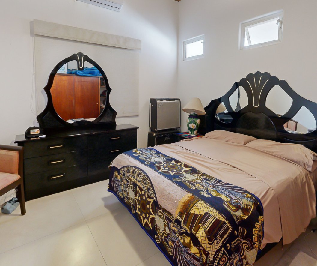 realmexicolife's tweet image. Welcome to your new sanctuary! Is not just a house, it's a lifestyle upgrade. With a sparkling pool, pet-friendly amenities, and a prime location. Don't miss out on the chance to make this dream home yours! Contact us today for a viewing. #DreamHome #PetFriendly #GoodLocation