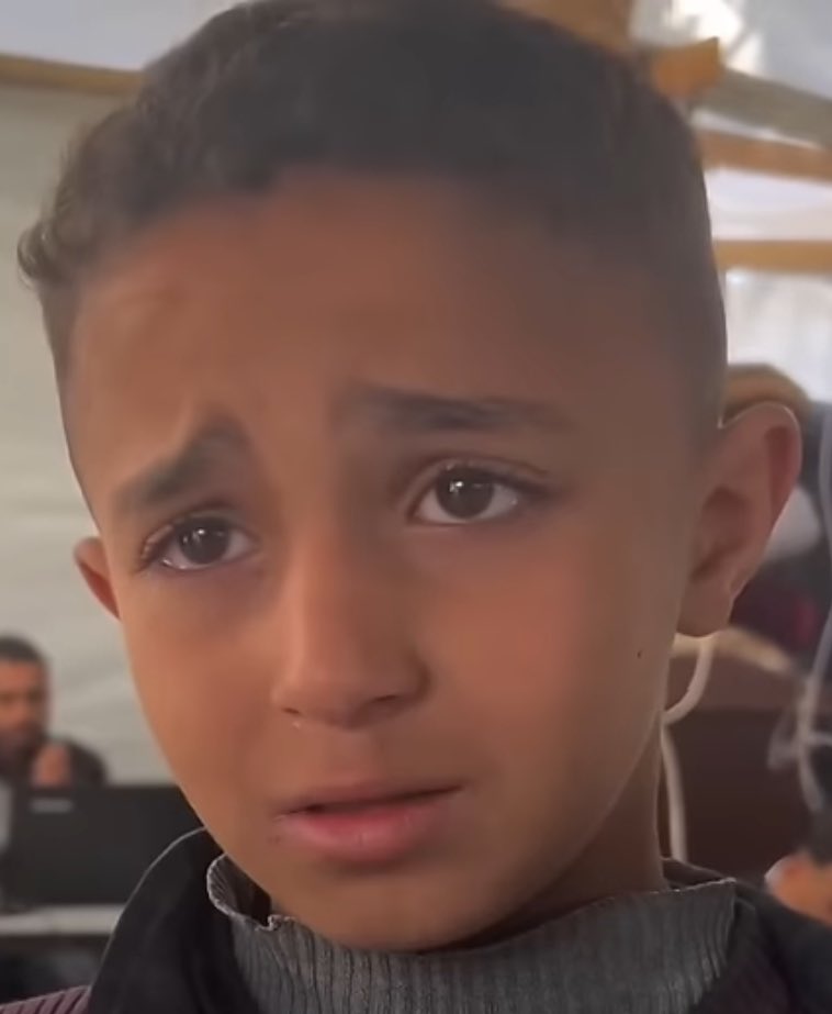 FlavioMuho's tweet photo. At this point it seems as Israel is just mad and has mental issues on another level. Lewandowski’s Grandfather would disapprove 💀💀

Killing children and their families for no reason 

Free Palestine 💚❤️ https://t.co/dwtDUDDX1u