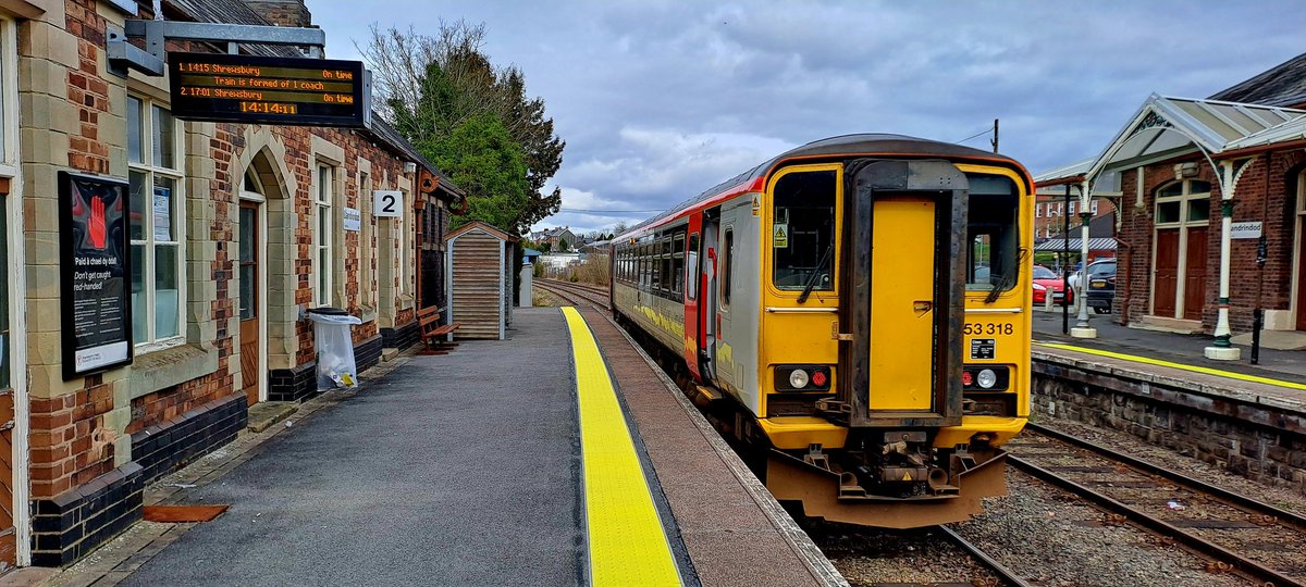 @tfwrail #Leyland153318 waits departure time from Llandrindod with its service for Shrewsbury. This station used to have its very own signal box. The box still stands and has its levers. But, is now closed. The driver sorts his own token out at this location