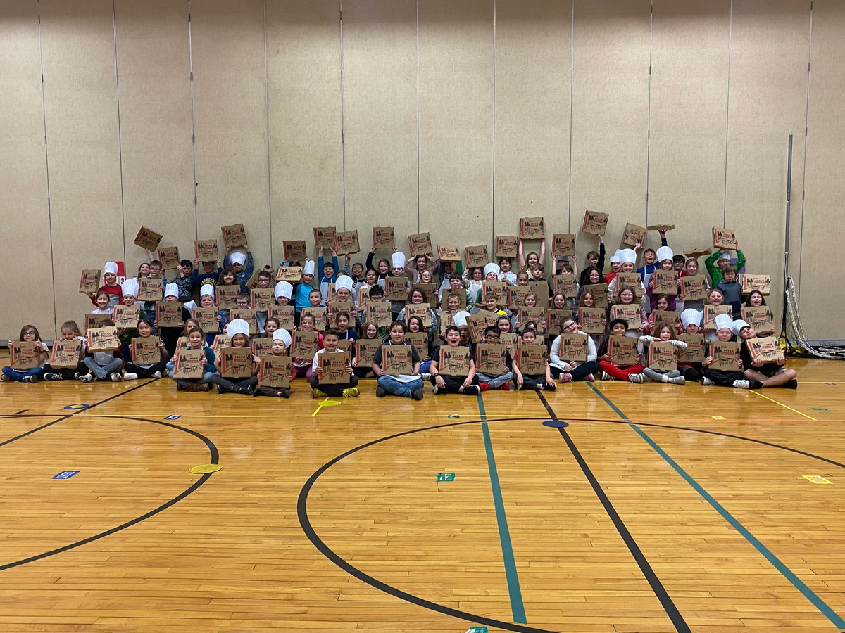 ASAP_Herbs's tweet photo. Third grade pizza day! What a way to practice fractions and persuasive writing. Thanks to JDs Pizza for donating over 100 pizza boxes to make this possible! https://t.co/penFriqR9U