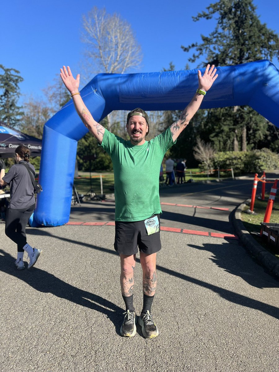 I had an absolute fun time at Chuckanut 50K. The trails were in amazing shape and the weather was perfect ! Just wish I was faster so I could have seen @MountainRoche at the AS !