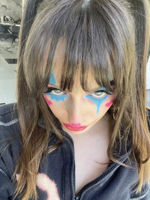 idk guys i think u might lose me to the circus 🫣🗣️ https://t.co/5mKJXV37GS