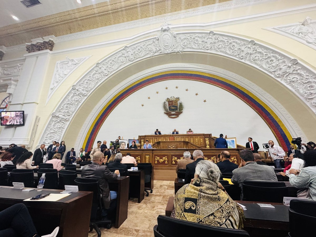 #19Mar Desde la Asamblea Nacional se lleva a cabo la continuación de la segunda discusión del Proyecto de Ley Orgánica para la Defensa de la Guayana Esequiba. #ElEsequiboEsDeVenezuela #Esequibo