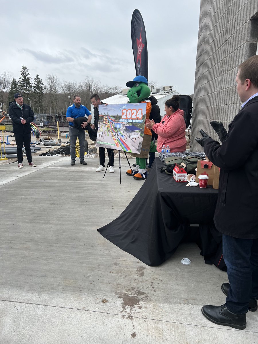 We are ⁦<a href="/EastParkLondon/">East Park</a>⁩ on a cold day for a hot announcement!!!  New investment in the water park which will result in more fun and less lines. Thank you for this incredible investment in making memories for families and tourists. #LdnOnt