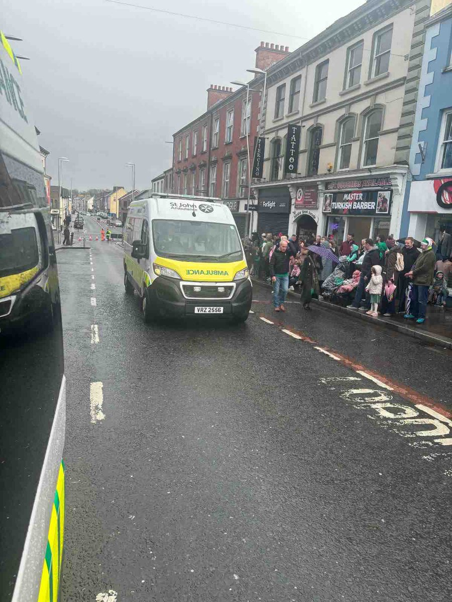 SJAColeraine's tweet photo. βοΈ St Patrickβs Day! βοΈ
We were a long way from home this year, with 2 emergency ambulance crews and first aid teams out covering the parade in Omagh. ππ
#EAC #ERD #firstaid #mysjaday #sjacoleraine #teamingreen #omagh #stpatrick #bankholiday https://t.co/Zfw2rEiY9p