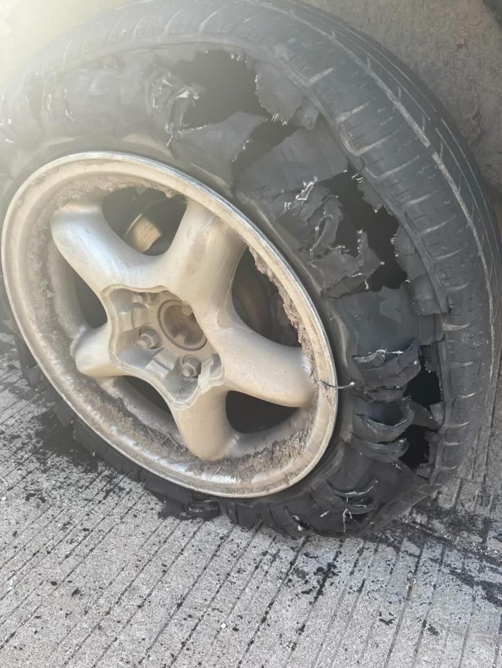 wrtv's tweet photo. "I guess I'm a Colts fan now." When Parker Suddeth and his girlfriend Zoe had a tire blowout on I-65, Colts Quarterback Anthony Richardson stepped up to help. He drove them to an auto parts store and gave them $200. 
FULL STORY >>> https://t.co/AVvMvEBtnS https://t.co/FCr0vLvWEM