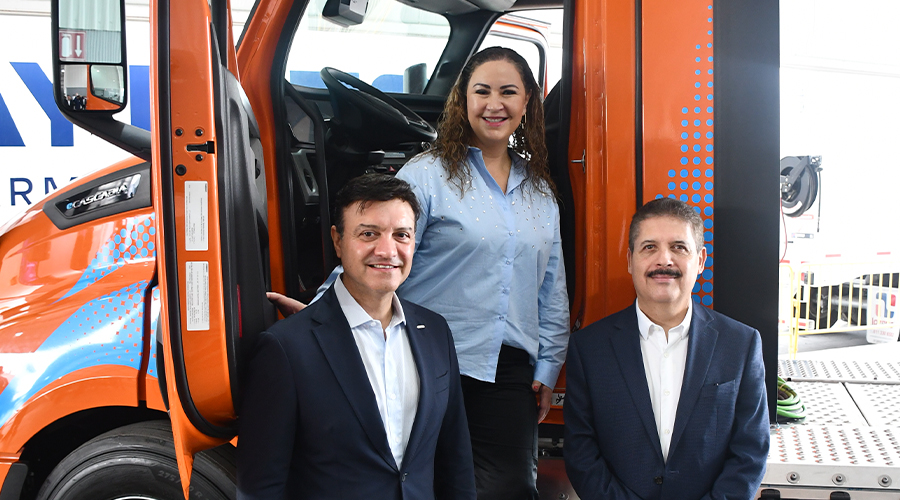 .@DIFRENOSA tiene como misión garantizar la rentabilidad y eficiencia con el #eCascadia en la ruta verde de @trayectoficial  El concesionario de Daimler Truck México lidera la #electromovilidad en el Norte del país, respaldando el primer tractocamión eléctrico 🏭🔋🌟🚚 #Difrenosa…