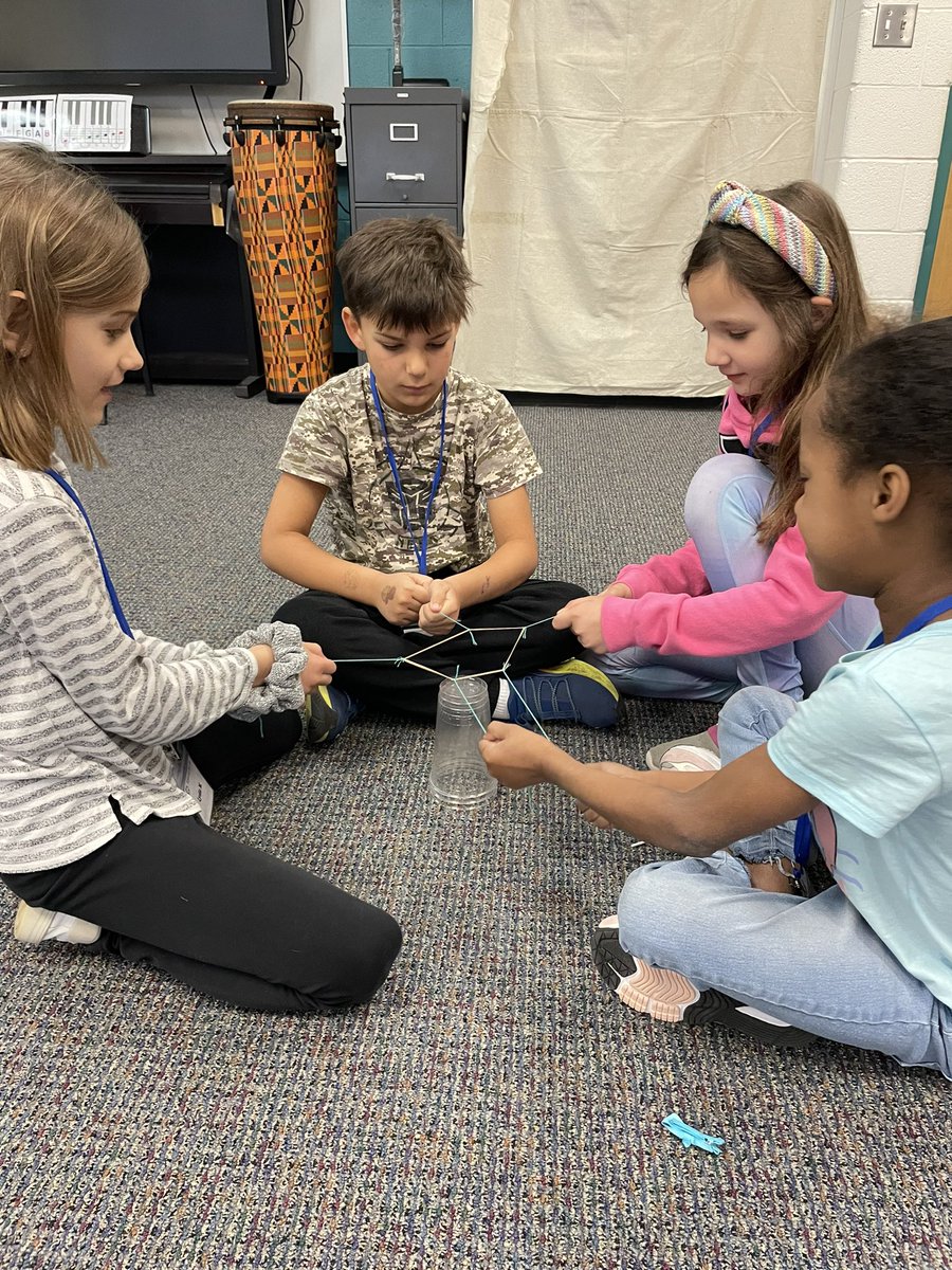 It’s been an exciting month at Beverly between a Silent Disco, Celebrate the Arts, Bobcat Dens, and March is Reading Month!