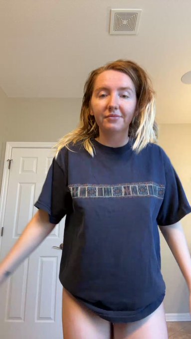 Eevee &amp; Ginger is live now! https://t.co/Wlg7498yU3 https://t.co/6jeAYr7lcJ<a href="/tag/newprofilepic"class="tags"><span>#newprofilepic</span></a>