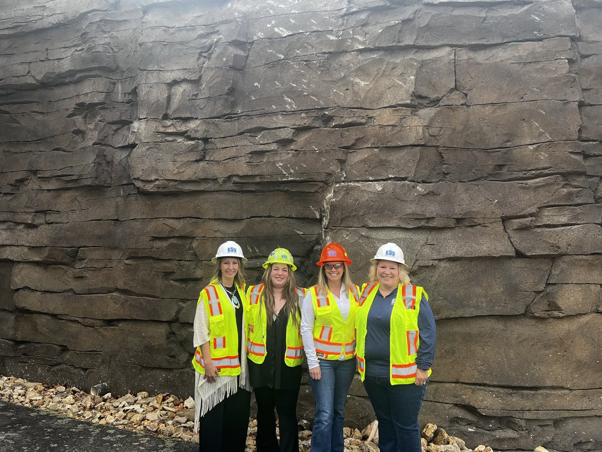 ESS_emerysapp's tweet photo. #WICWeek may be over, but we celebrate Women in Construction all year long! 👏​ ​Some of the #Springfield women on our job cost, HR and office admin teams toured our sites to see how our field crews are crushing it! 

#SiteVisit #KeysToTheFuture https://t.co/Qazi2TBcFn