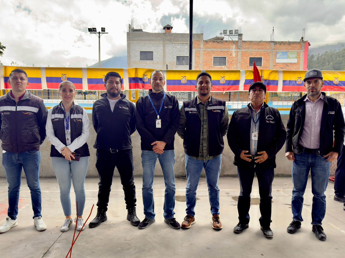 Patricio Cervantes junto a su equipo, autoridades nacionales y locales participaron de este evento ciudadano. 

Durante su intervención el primer mandatario recalcó la lucha que el gobierno realiza en favor de los sectores más vulnerables y los ejes prioritarios de desarrollo.