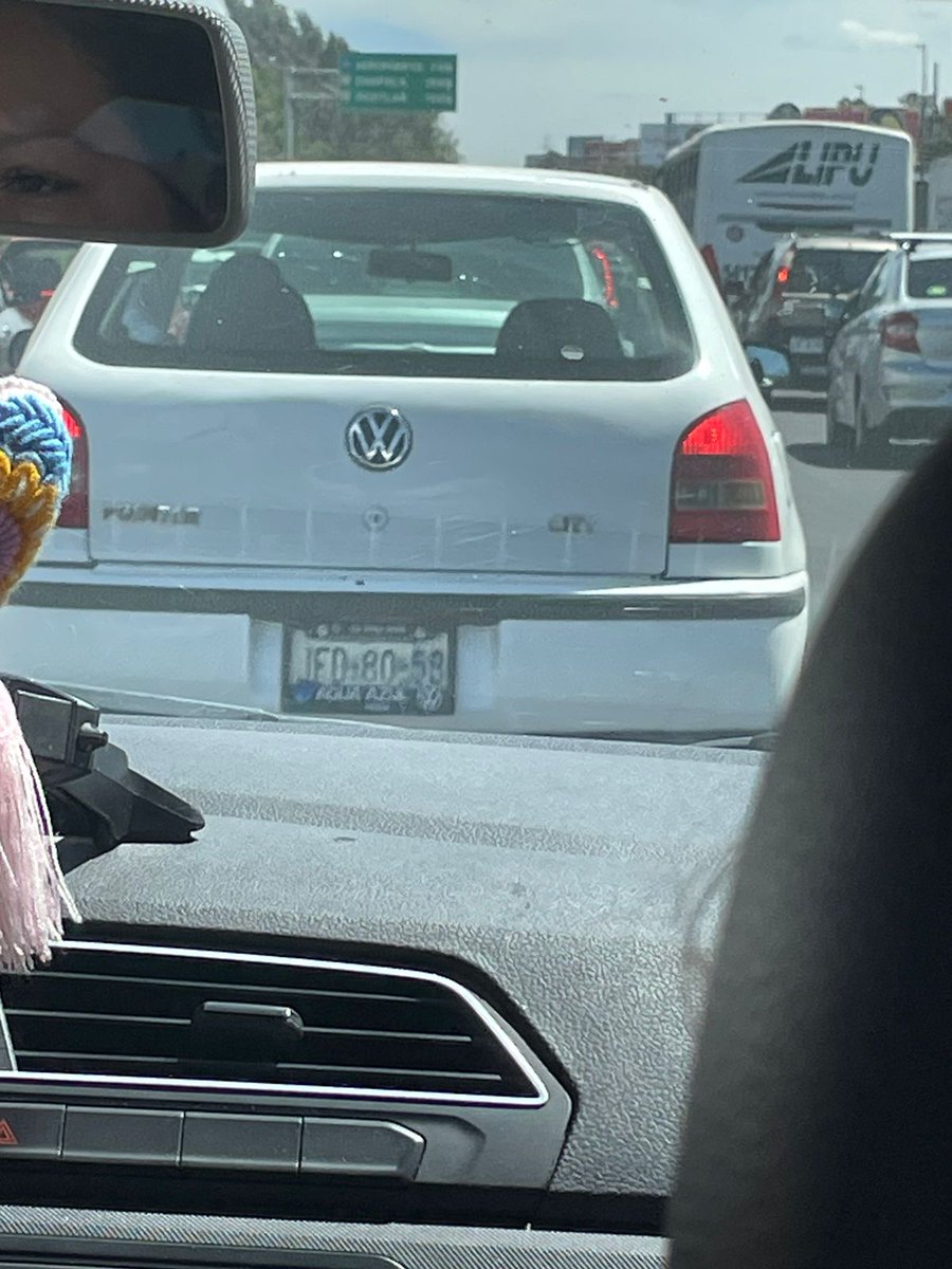 GdlsinVialidad's tweet photo. Este carro choco en la carretera  a Chapala y va hacia el salto huyendo @Trafico_ZMG Se metió por las vías a un lado de plaza el verde #DenunciaCiudadana https://t.co/PSWGmxPLqp