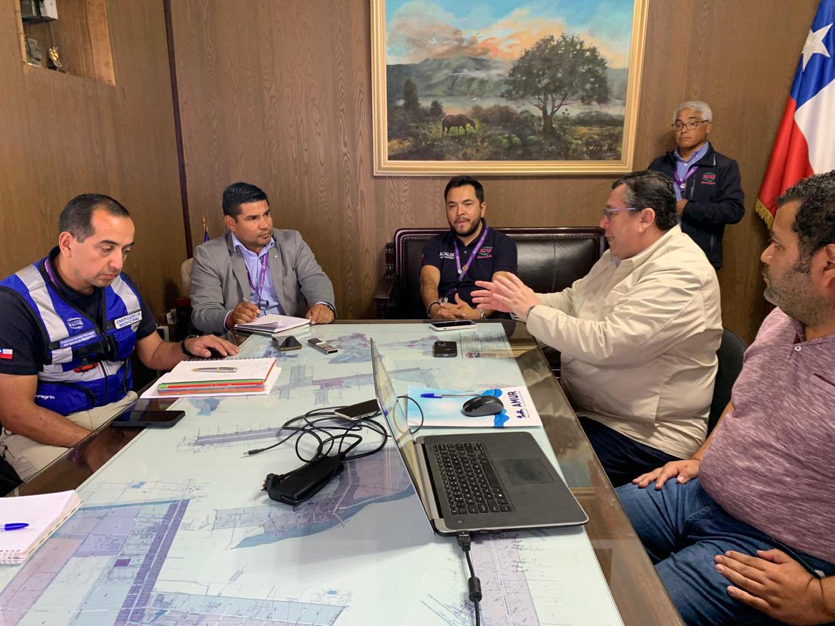 Director ejecutivo de @amur_chile, <a href="/cggonzalezt/">Christian González T</a>, se reunió con alcalde de Paine, <a href="/alcaldedepaine/">Rodrigo Contreras Gutiérrez</a> y equipo de emergencia del municipio, para iniciar en la comuna los trabajos de implementación del “Plan de Emergencia y de Prevención de Riesgos y Desastres”.