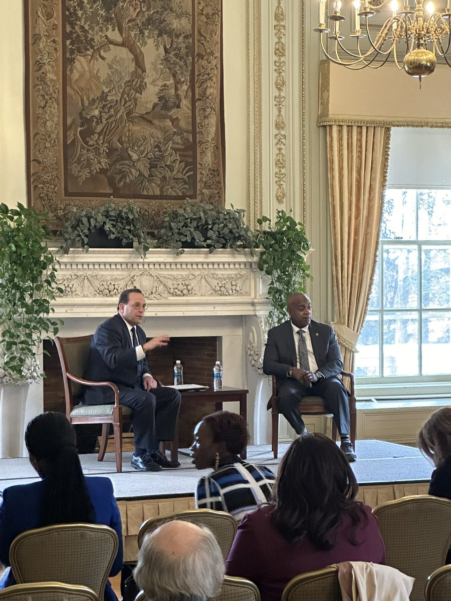 Delighted to be joined on campus today by Mayor Ras Baraka, who is on campus to participate in the next of a series of gubernatorial conversations. @FDUWhatsNew