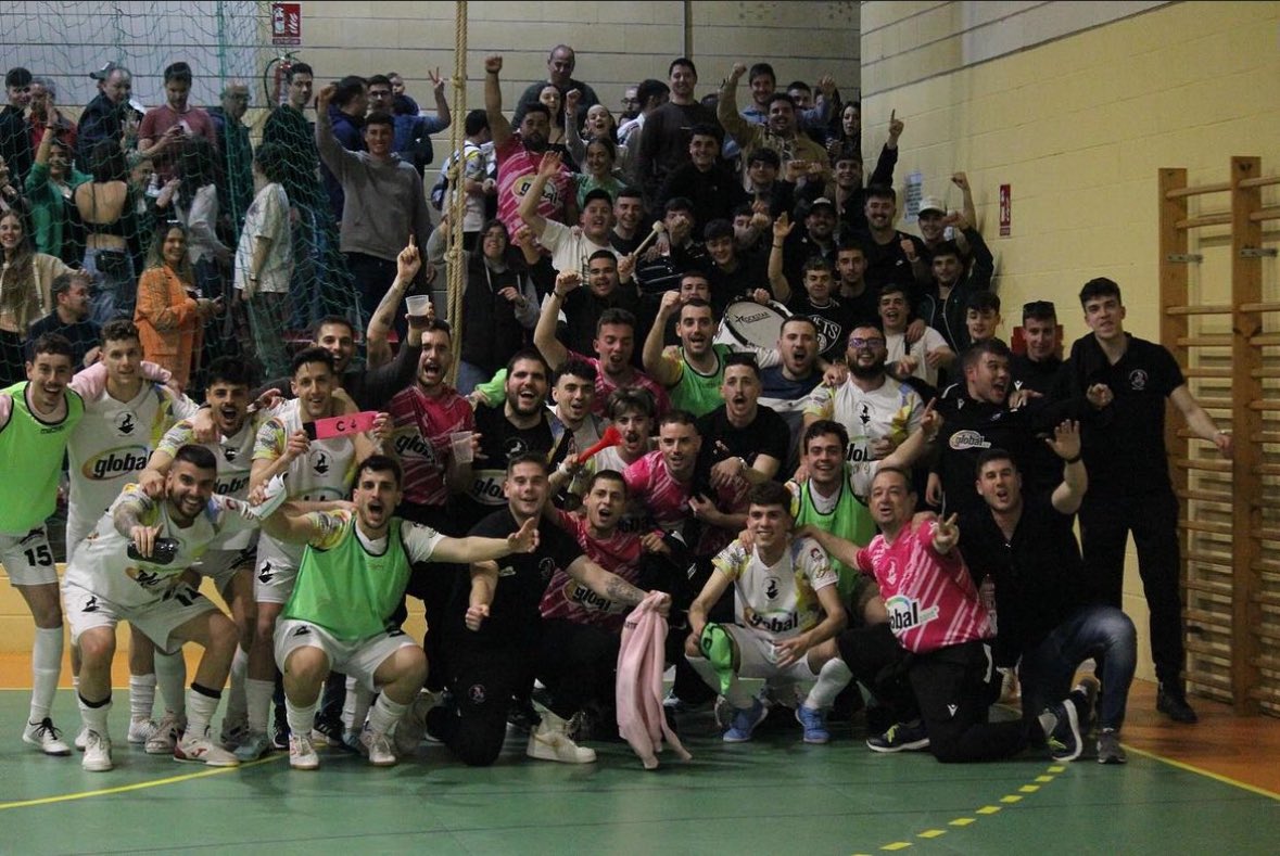 VICTORIA CONTRA EL LÍDER!! 
Victoria importantísima en casa que necesitábamos para irnos al parón de semana santa vivos y poder seguir pensando en el objetivo.