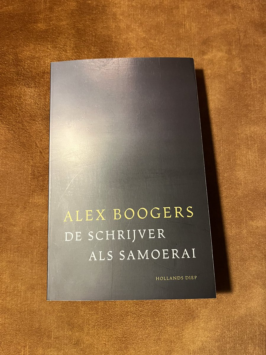 Te vuur en te zwaard de literatuur, het schrijversambacht en het lezen verdedigen. @alexboogers doet het met overgave, liefde.