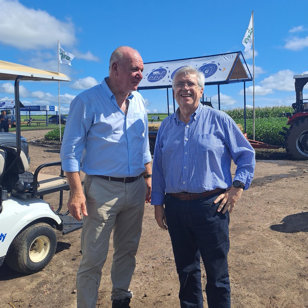 Tabareviera's tweet photo. Hoy dijimos presente en la @Expoactiva, uno de los eventos de muestra agroindustrial más grandes e importantes de nuestro país. 

Tuvimos el gusto de participar y compartir con colegas y compartir un poco de nuestras ideas y pensamientos sobre un sector clave para nuestro país. https://t.co/ccEg6II4HN