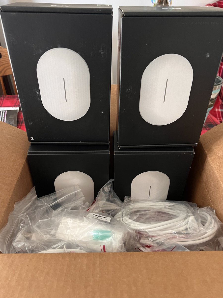 markmrvc1's tweet image. Just got my xnet xp6 pro hotspots, ordered march 2nd, still waiting on my Marconi. Can’t wait to deploy these 📈📈📈 if anyone has any locations near Chicago dm me #xnet #xp6pro