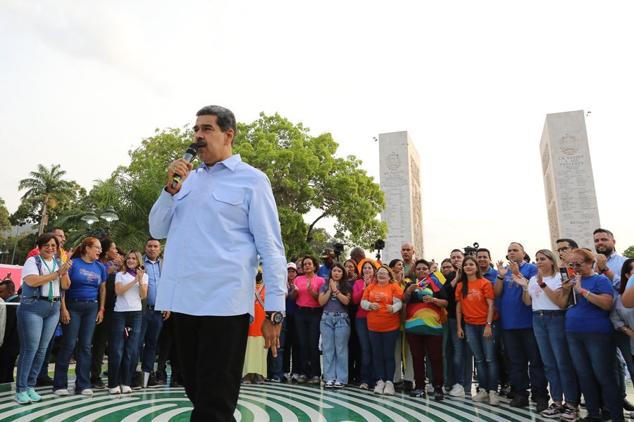 NicolasMaduro tweet picture