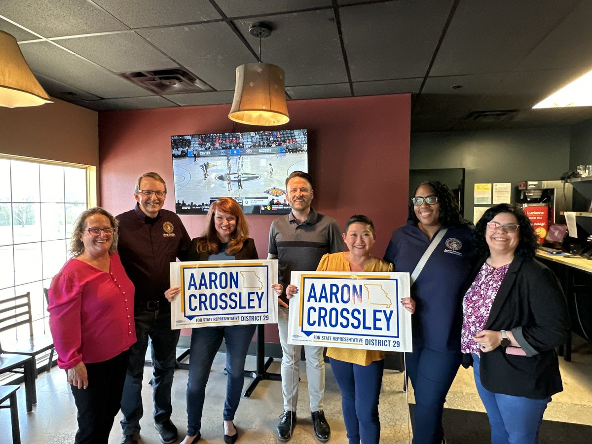 Nights like tonight fill me with gratitude. Seeing familiar supporters alongside new faces, all eager to create positive change, reminds me why I'm on this journey. Thank you to everyone who's been a part of it. Your commitment fuels our progress! #TeamCrossley