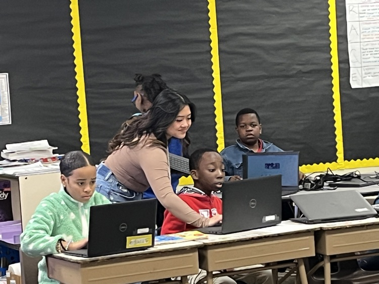 hearnehusky's tweet photo. E. Mylett said,”Through proximity, you absorb the traits, actions, and beliefs of the people you associate with. Consciously and unconsciously, their knowledge and ideas become a part of who you are. These role models give and want the best for our community. #smallgroupsrock https://t.co/EP9mvAUvZX