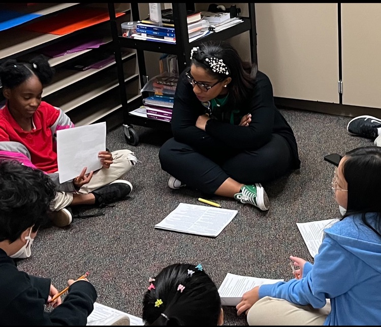 hearnehusky's tweet photo. E. Mylett said,”Through proximity, you absorb the traits, actions, and beliefs of the people you associate with. Consciously and unconsciously, their knowledge and ideas become a part of who you are. These role models give and want the best for our community. #smallgroupsrock https://t.co/EP9mvAUvZX