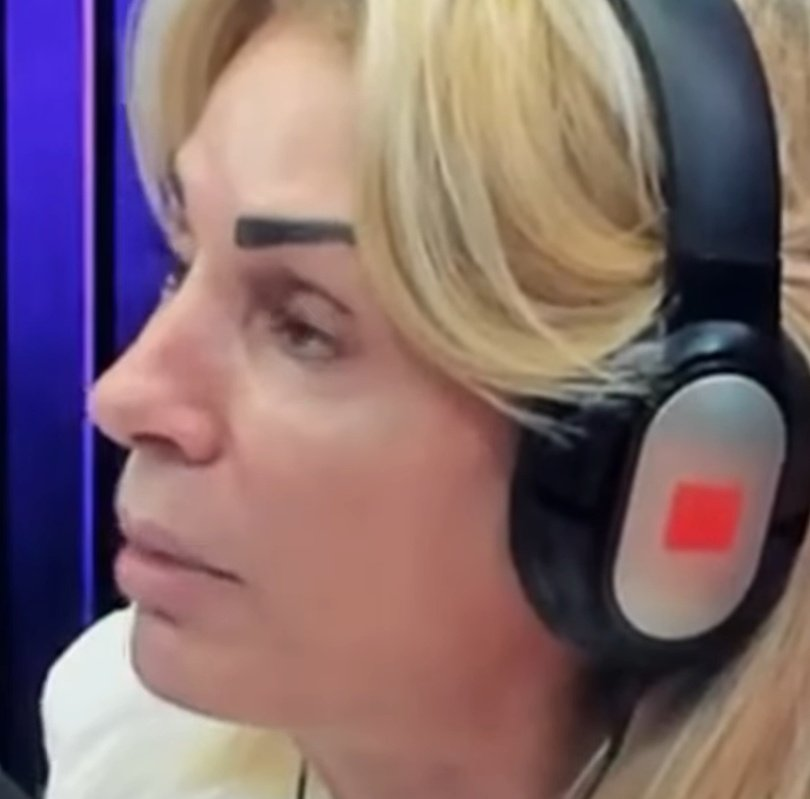 porqueTTarg's tweet photo. "Sharpie": 

Por los comentarios que generaron las cejas de Yanina Latorre. https://t.co/5GkW89ZSeC