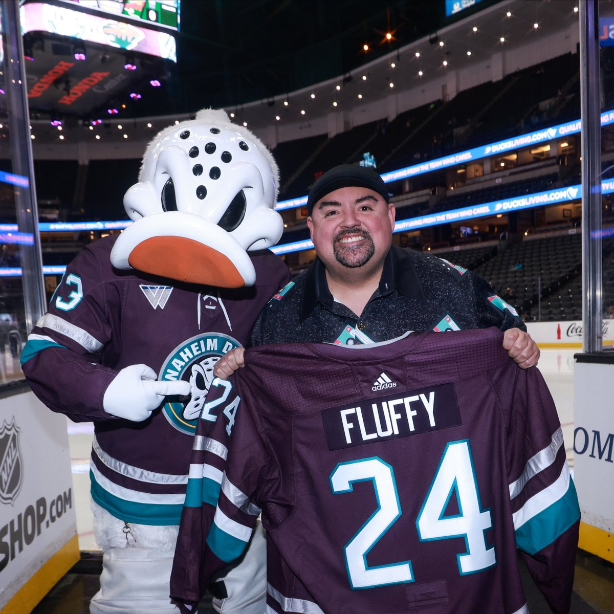 Where the Fluffy fans at?! Drop your seat location and our man @fluffyguy may just drop by with a surprise during the game. He will be bringing the laughs at @HondaCenter on April 19th for his Don't Worry Be Fluffy Tour.