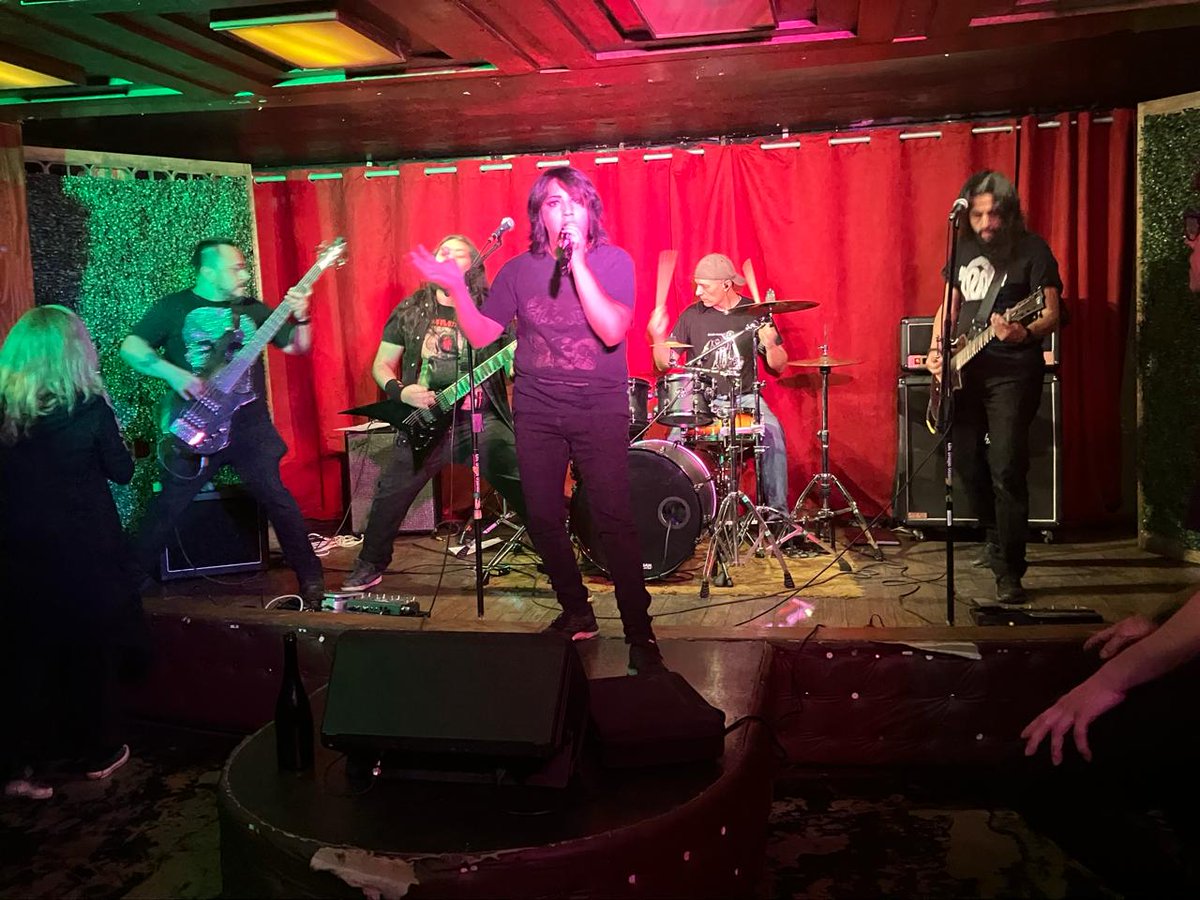 secondofsilence's tweet image. ¡CarnalAsos! estamos muy felices de recordar el show en el @patanegramx
Agradecemos a Lúdico Producciones y a Lina Stoner por la invitación 🤟👽🤟