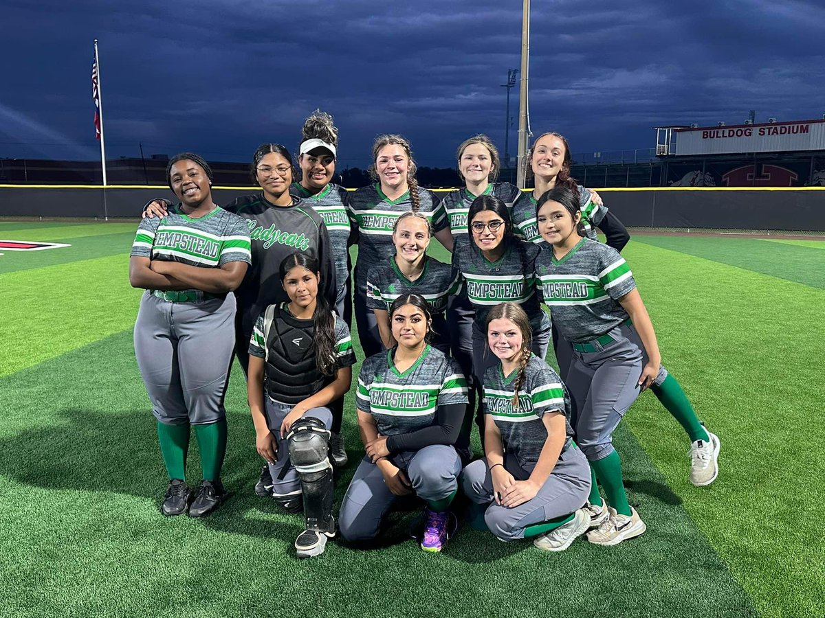 LadyCats take the district win over Hitchcock 15-3. Congrats ladies!