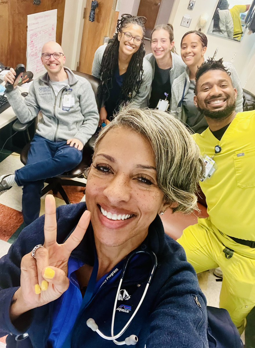 “🫶🏽+🫶🏽+🫶🏽+🫶🏽+🫶🏽”

Literally the best caption for this end-of-a-busy-day photo with these extraordinary humans of @EmoryatGrady Team F. I love that we’re all still smiling!

All. The. Feels. 🥹🫶🏽

#humanismalways 💛