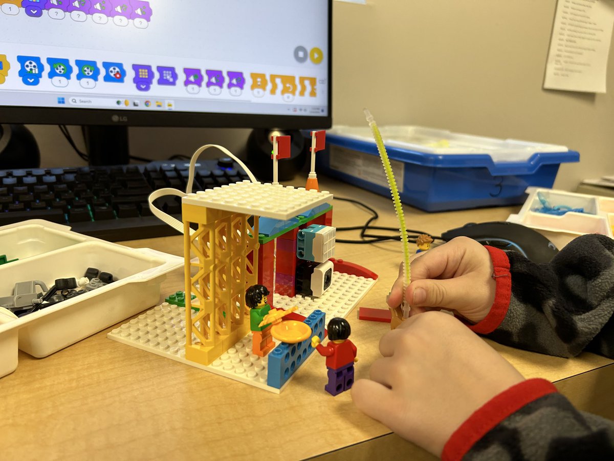 M_RiordanPBE's tweet image. Everyday #STEM
Love what our kids can build and code! 
#STEMeducation #STEMWorkshops #science #technology #engineering #math #innovation #creativity #NJSTEMMonth @Eht_Pal @SouthJerseySTEM @NJSTEMPathways