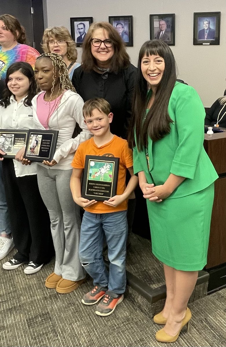 Anne Lynch tweet media