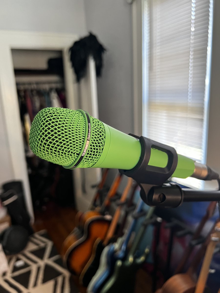 Stoked about my @TELEFUNKEN_Mics M80 mic! Figured I just had to try it out at home before taking it on the road this week. See y'all at @BigEarsFestival in Knoxville.
