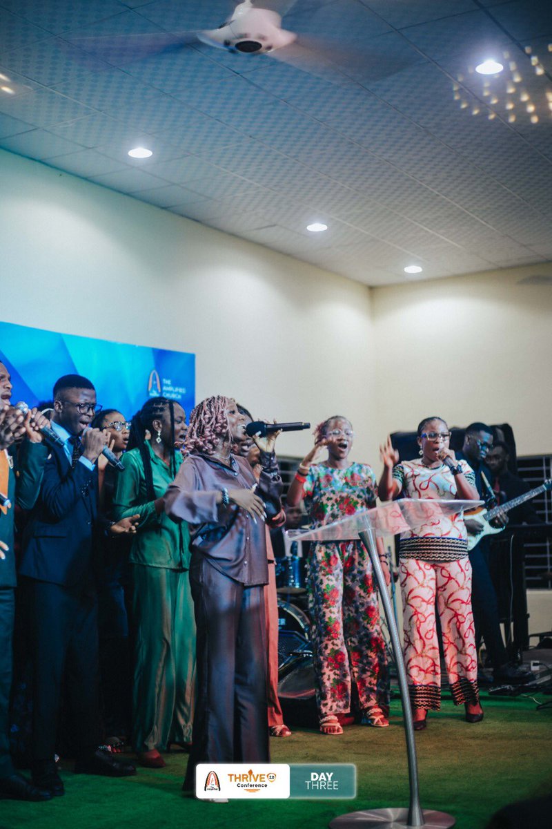 theamplified01's tweet photo. 🎶
Fresh wind 
Fresh fire 
Flowing from my insides 
Oh oh oh oh🎶

#theoutpouringofgrace 
#theamplifiedchurch 
#thriveconference https://t.co/BLutnYOlPA