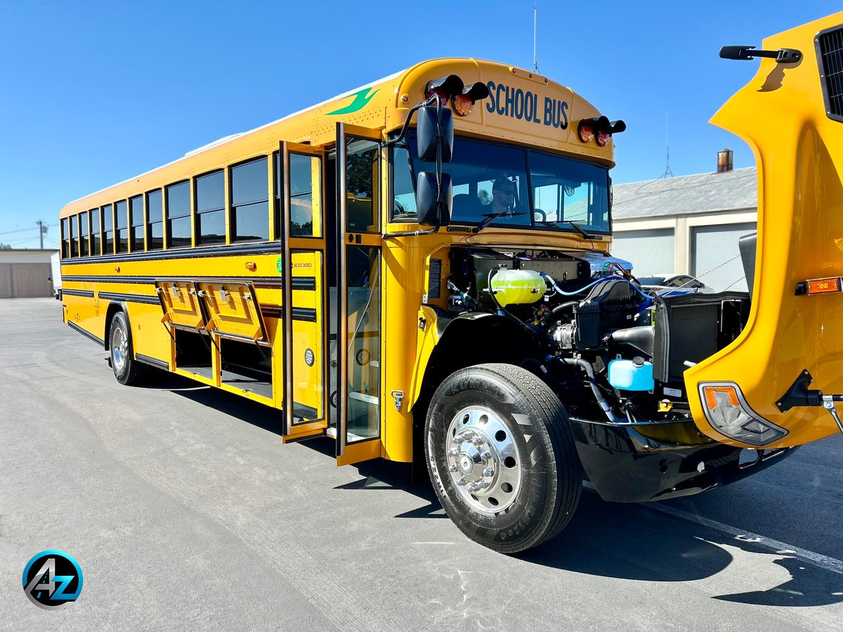A_ZBusSales's tweet photo. Thank you to everyone that attended our Propane Ride and Drive at @LHSchools. 🚍 Featuring the Blue Bird Vision with Ford 7.3L Engine with ROUSH CleanTech Liquid Propane Autogas Fuel System.
#azbussales #rideanddrive #bluebirdbus #PropaneBus https://t.co/RZ8558BQ2k