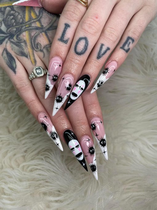 Your biweekly reminder that my nails are better than yours 🖤 https://t.co/XPuEgOr1Rg