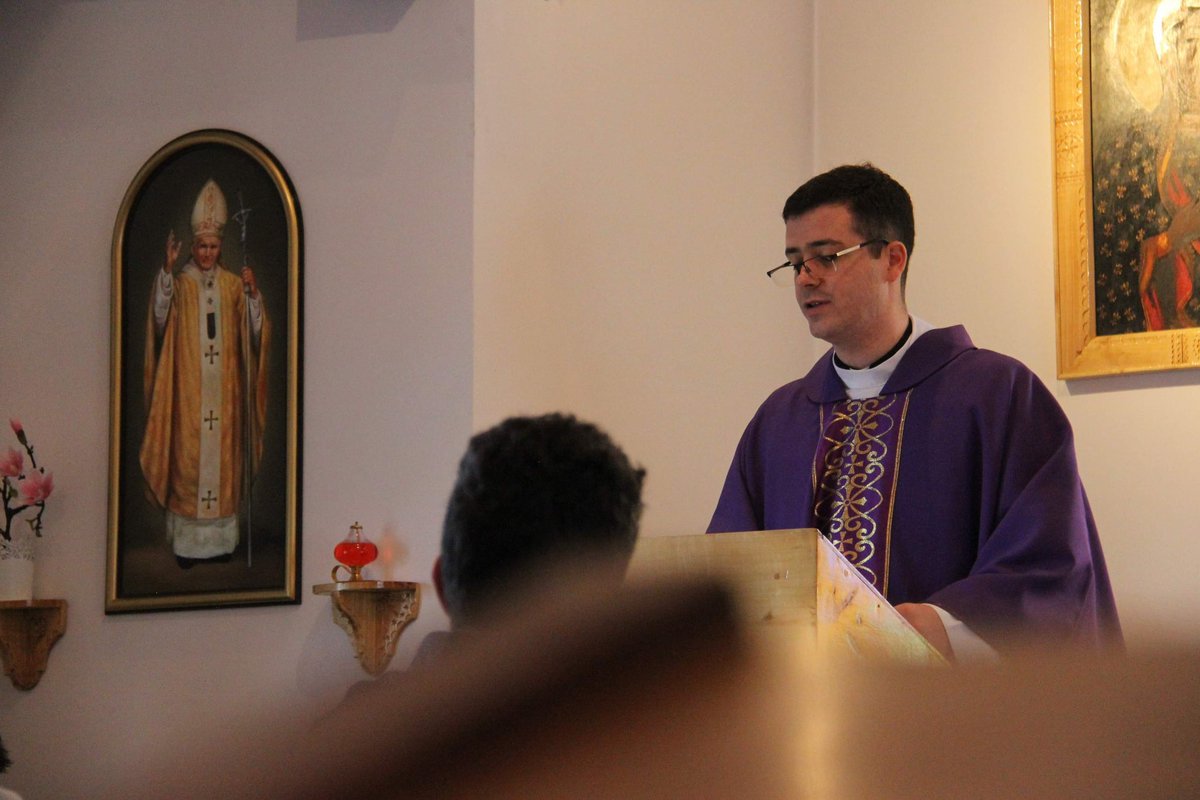 NSD_OFM's tweet photo. 🔸 Za nami piękny czas Rekolekcji Wielkopostnych 😇🙌🏽 W urokliwym miejscu, jakim jest Dursztyn i ośrodek rekolekcyjno-wypoczynkowy prowadzony przez Braci Franciszkanów 🏔️💒 o. Jonasz de Oliveira, nasz Ojciec Duchowny, pomagał nam przygotować się na Święta Paschalne 🙌🏽 https://t.co/oMI1zrShO0