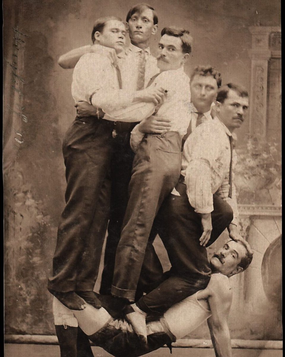 postcard of strong man carrying 5 chaps on his body, taken c.1910 

#strongman #postcard #Edwardian #vintage #goodolddays #oldphoto #retro #nostalgia #1910s #pastlives