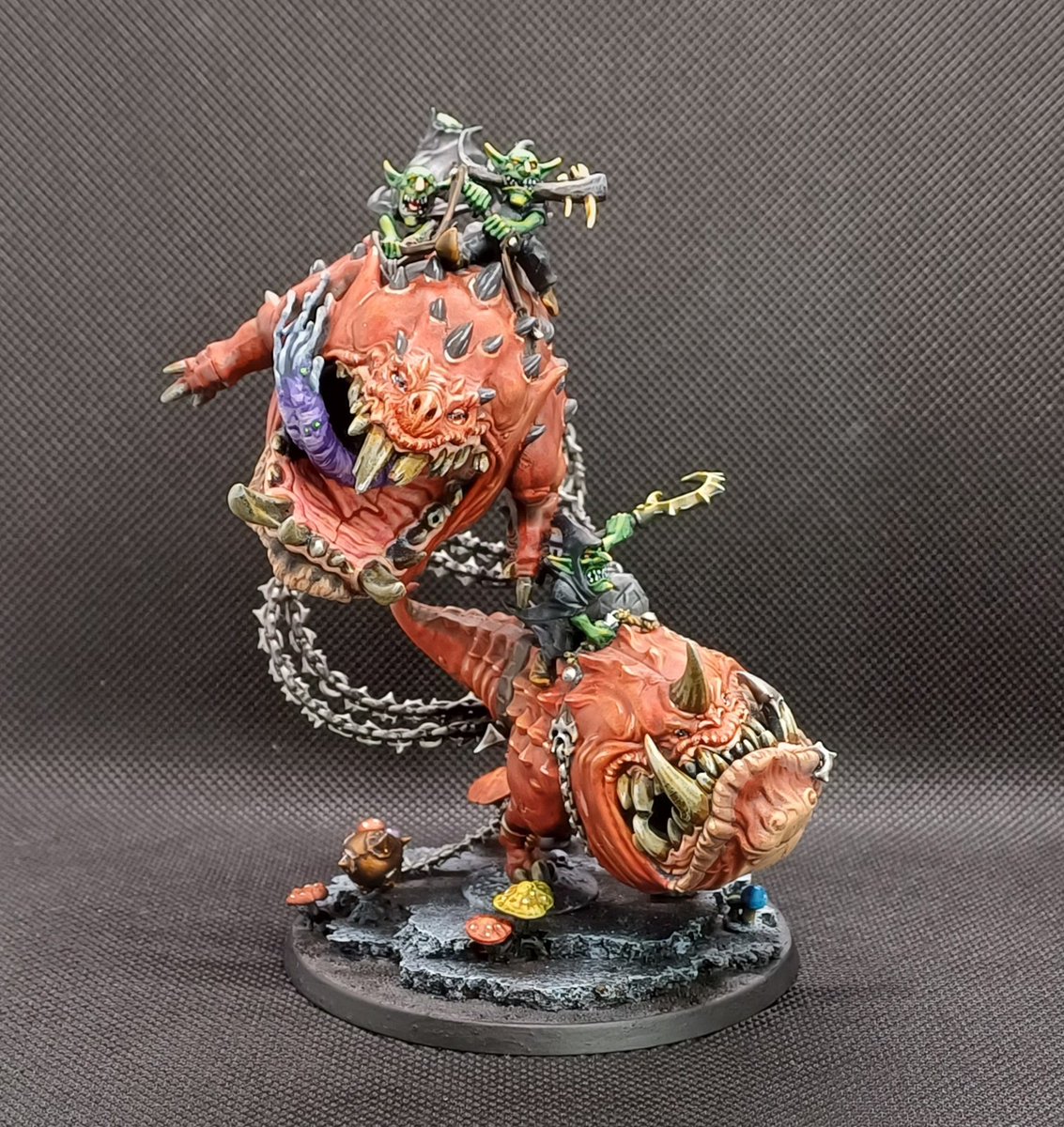 RobZilla01's tweet photo. A few bits and bobs I've painted for my Gloomspite Gitz over the past few months #WarhammerCommunity  #GloomspiteGitz https://t.co/LFTipe8a74