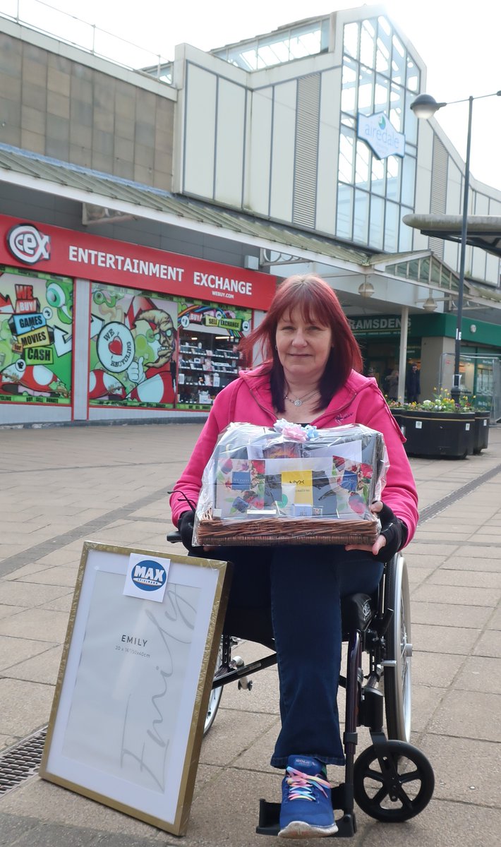 👏 A BIG congratulations to the winner of our Mother's Day competition - Lisa! 🎉 Lisa won a hamper full of goodies, kindly donated by our very own stores here at Airedale. Thank you to all our amazing retailers who donated a prize. We hope you enjoy your prize Lisa! ❤️