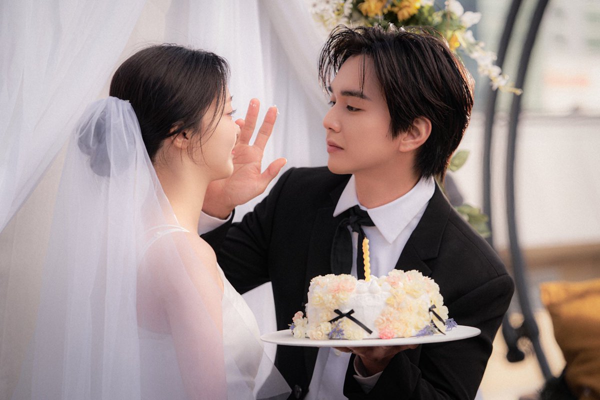 yoosource's tweet photo. 👰🏻‍♀️🤵🏻 https://t.co/jfHNUc3tqd