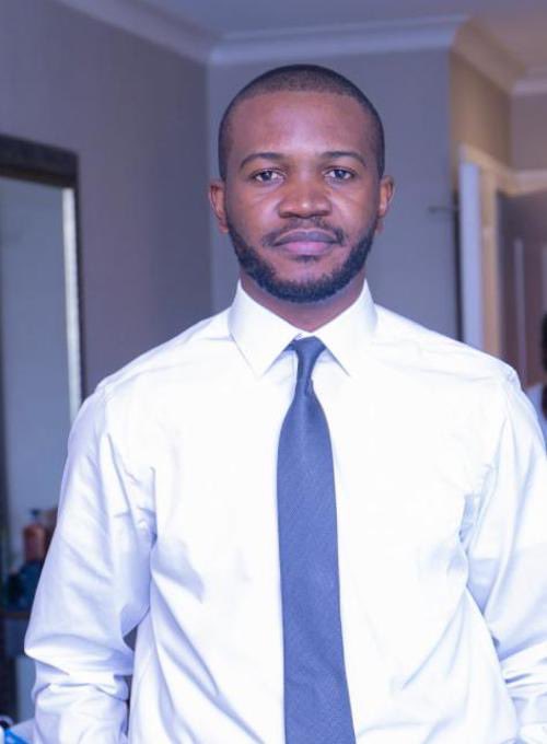 acprdcongo's tweet photo. #RDC: Le journaliste Stanis Bujakera est libre. Il a
quitté la prison centrale de Makala de Kinshasa capitale de la République démocratique du Congo sous le coup de 22h10 (21h00 GMT), a constaté l'ACP mardi, 24 heures après sa condamnation à 6 mois de prison couverte par sa détention préventive.