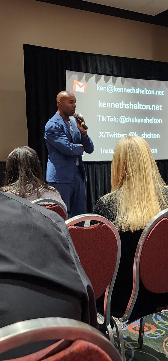 Ms. Moore tweet media