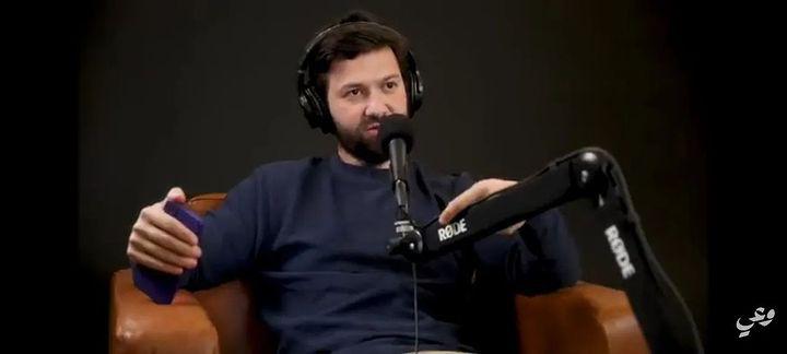 أنا عمّال أقع وأقوم أنا محتاج حل!
-طب مـأنت عندك ربنا ! يارب كرهني فالذنب ده، يارب شيله من قلبي
يارب نفسي أبقي من المُصلّين، ليه مبتجربش الباب ده " الدعاء".
أحمد عامر || بودكاست وعي